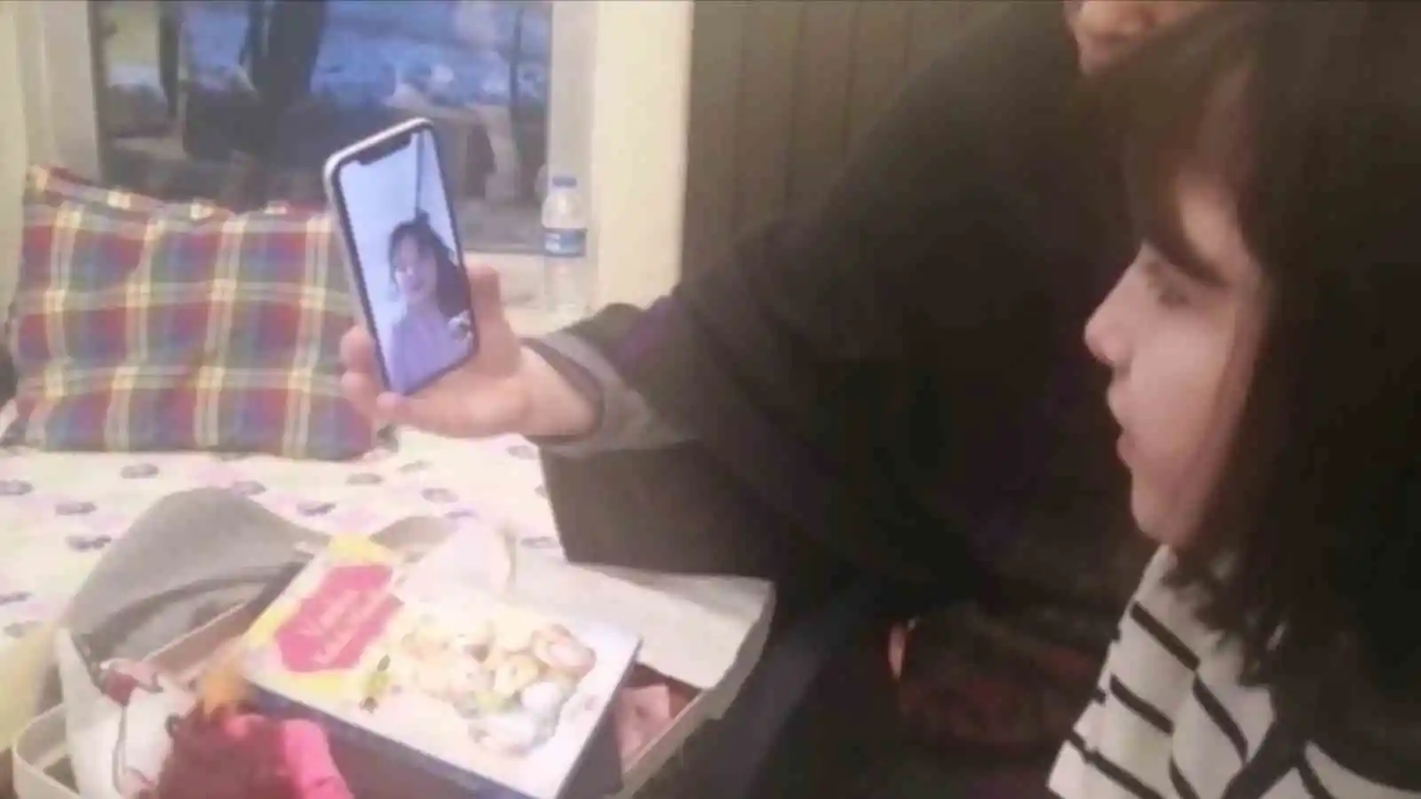 Bolulu 8 yaşındaki Defne'nin yardım kutusu Malatyalı depremzede akranına ulaştırıldı