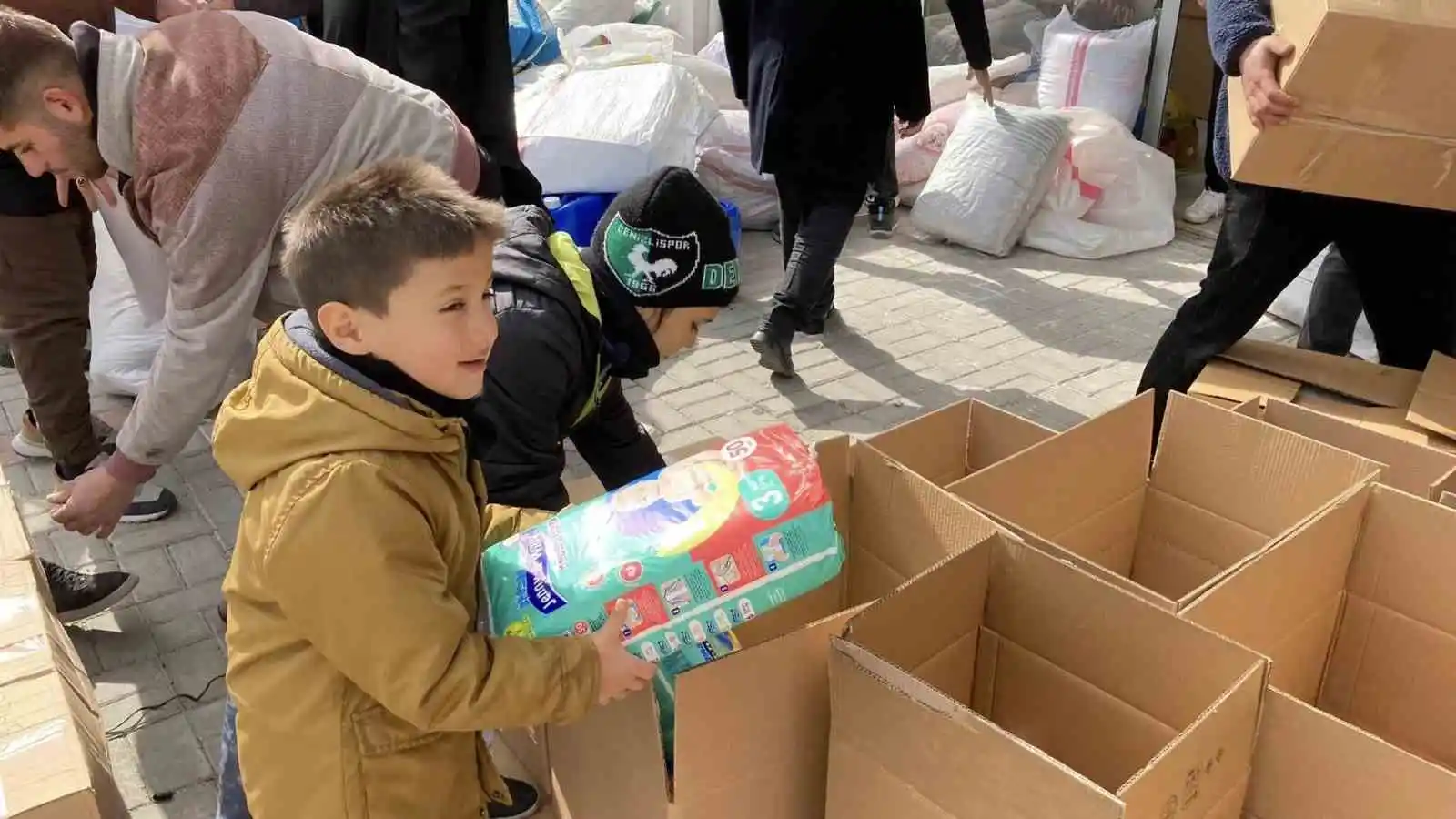 Buharkentli vatandaşların desteği sürüyor