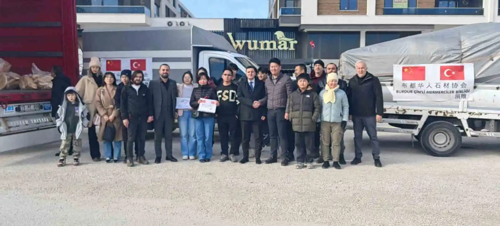 Burdur'da yaşayan Çinlilerden afet bölgesine yardım