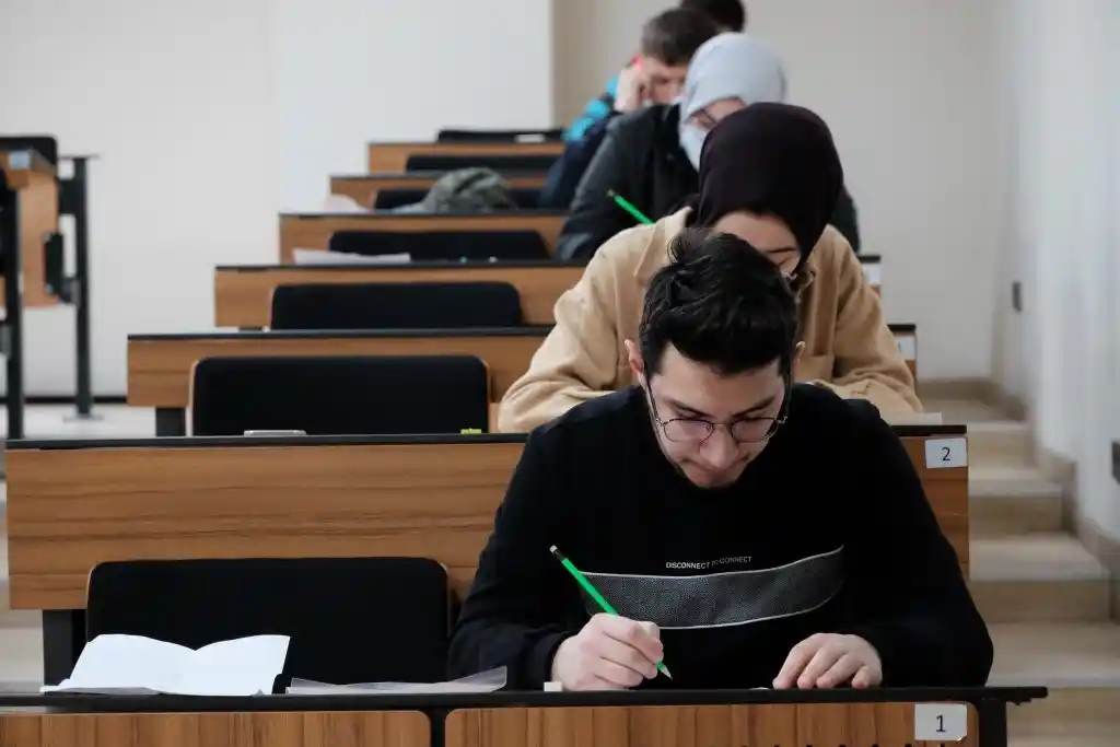 Bursa'da depremzedelere ücretsiz üniversite hazırlık kursu
