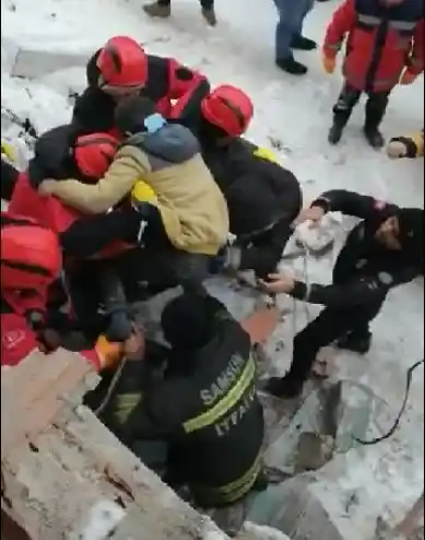 Büyük çaba, inanılmaz kurtuluş, 9 yaşındaki çocuk 28 saat sonra kurtarıldı
