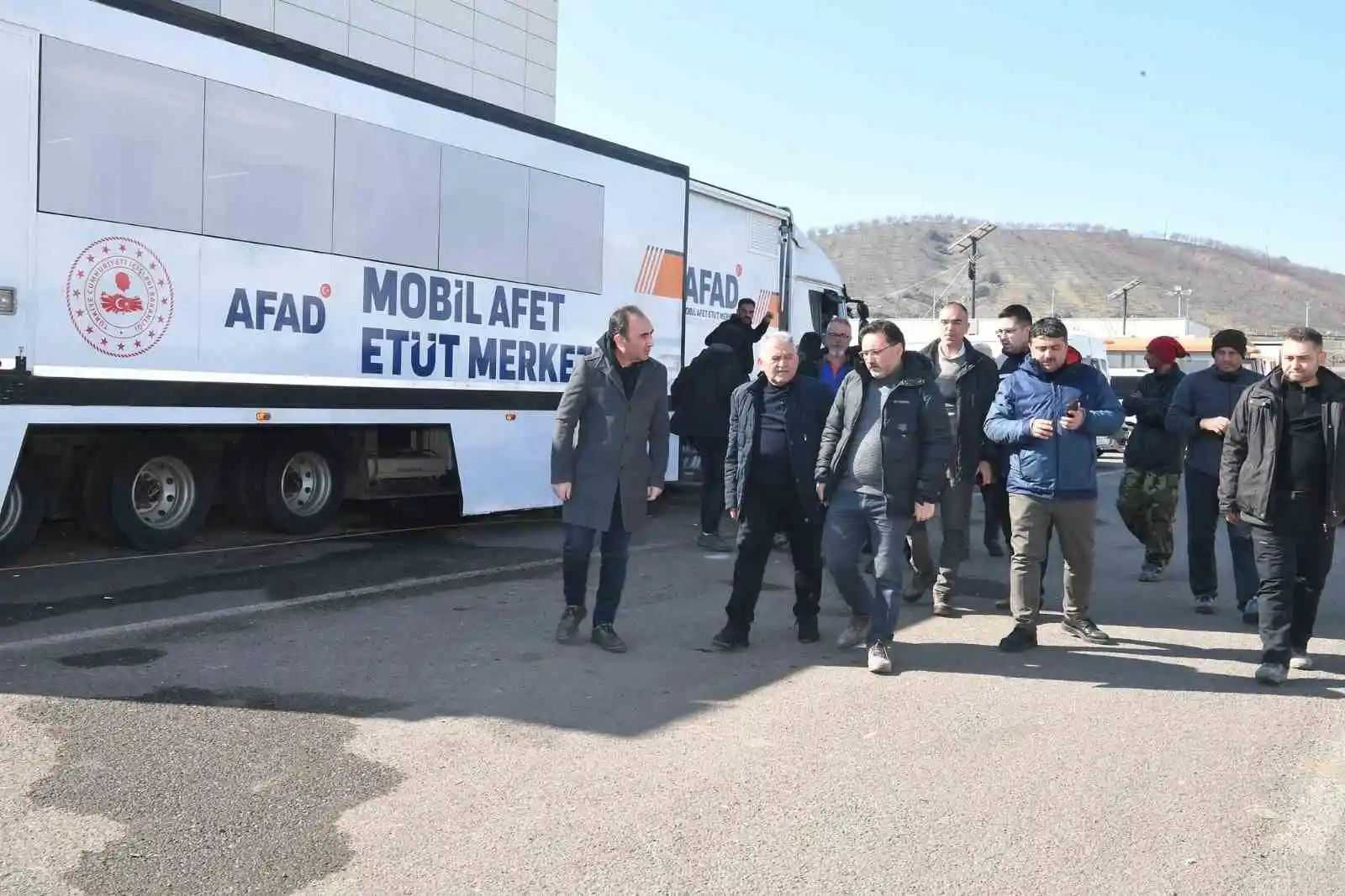 Büyükkılıç, Kahramanmaraş’ta Vali Çiçek ve İtfaiye Ekipleriyle Bir Araya Geldi
