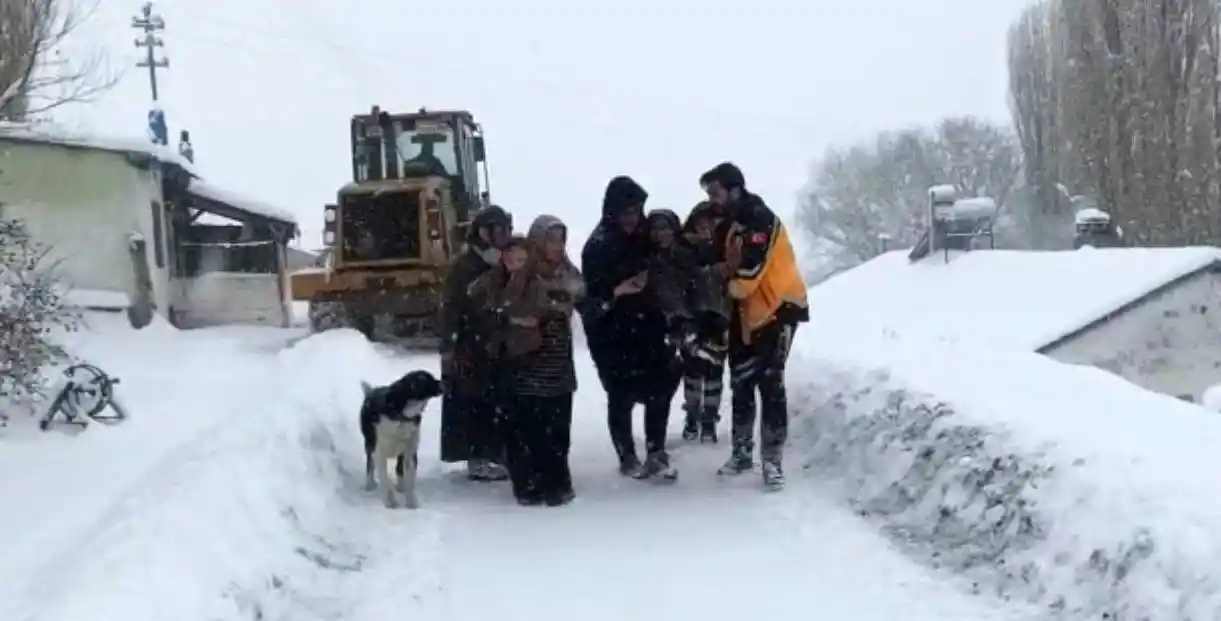 Büyükşehir’den nefes kesen hasta kurtarma operasyonları
