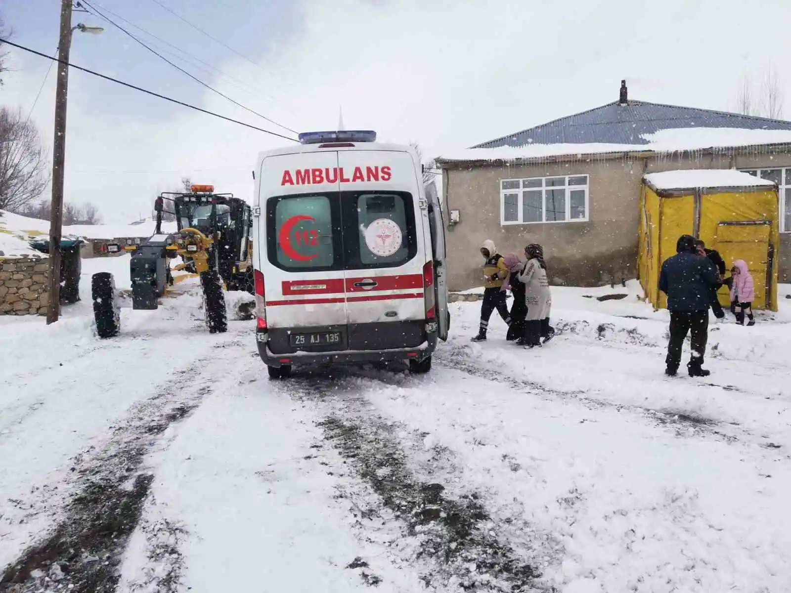 Büyükşehir’den nefes kesen hasta kurtarma operasyonları
