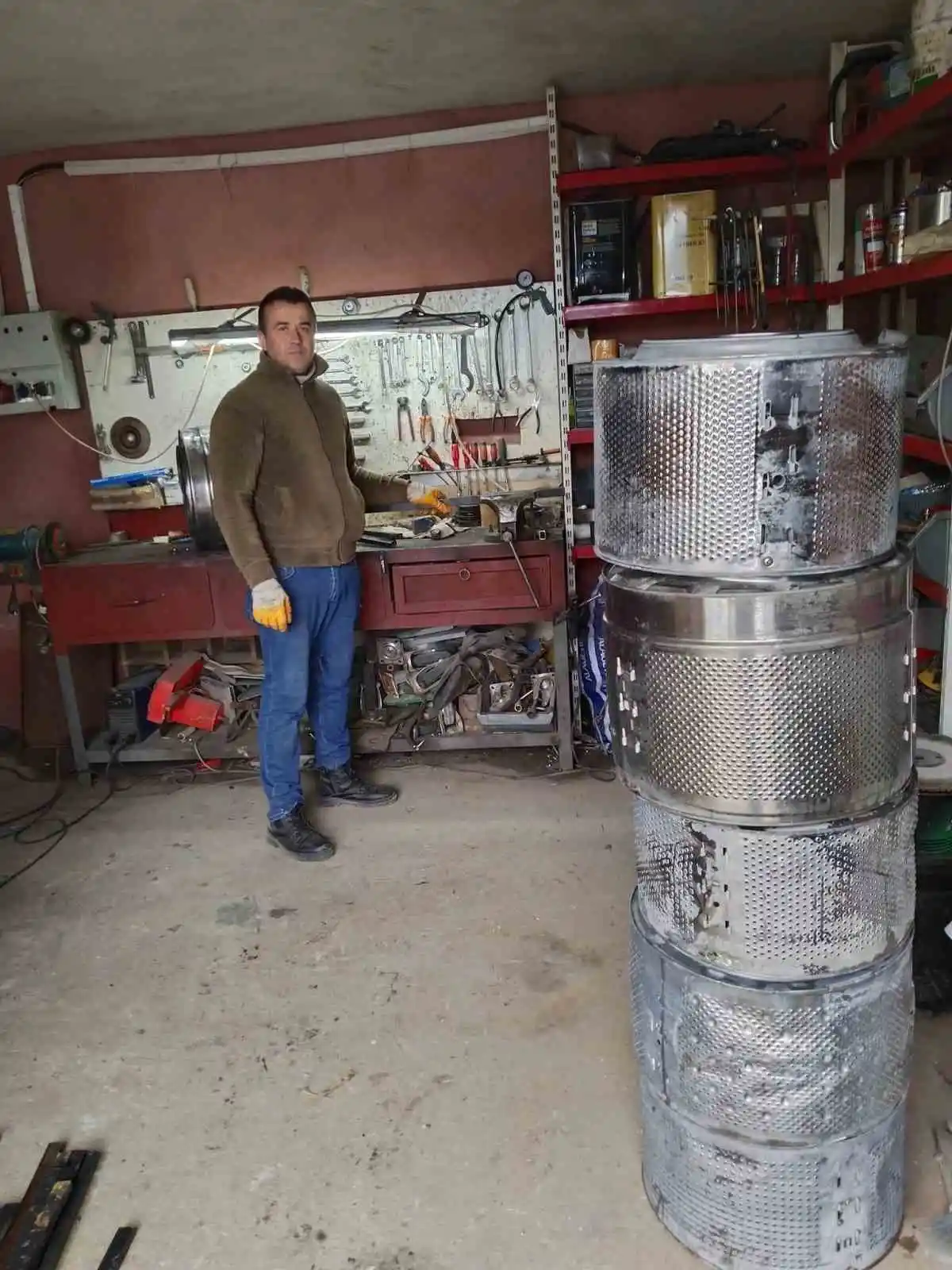 Çaycuma’da eski çamaşır makinesinden soba ürettiler