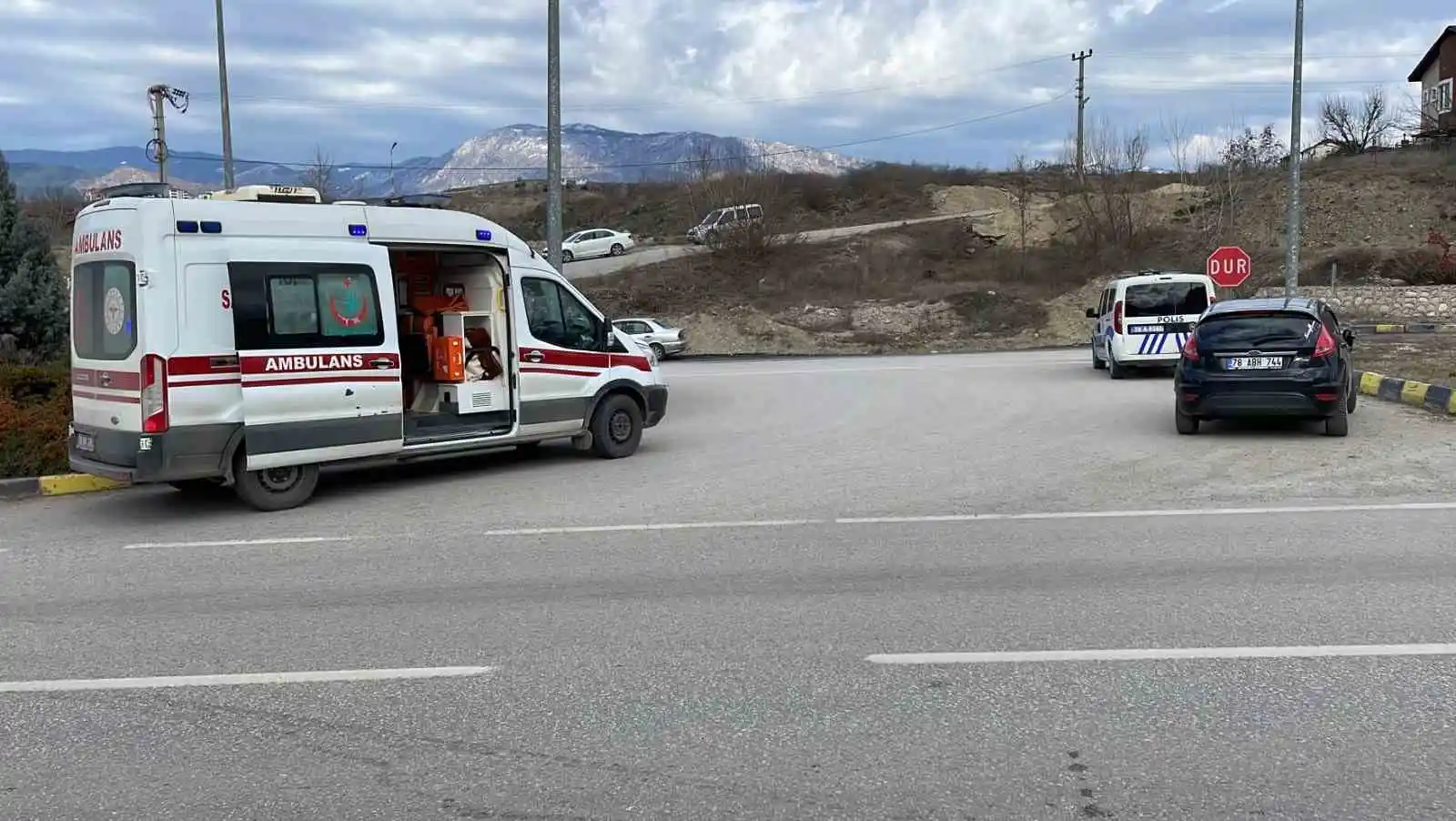 Çöp kamyonu ile çarpışan otomobil sürücüsü yaralandı