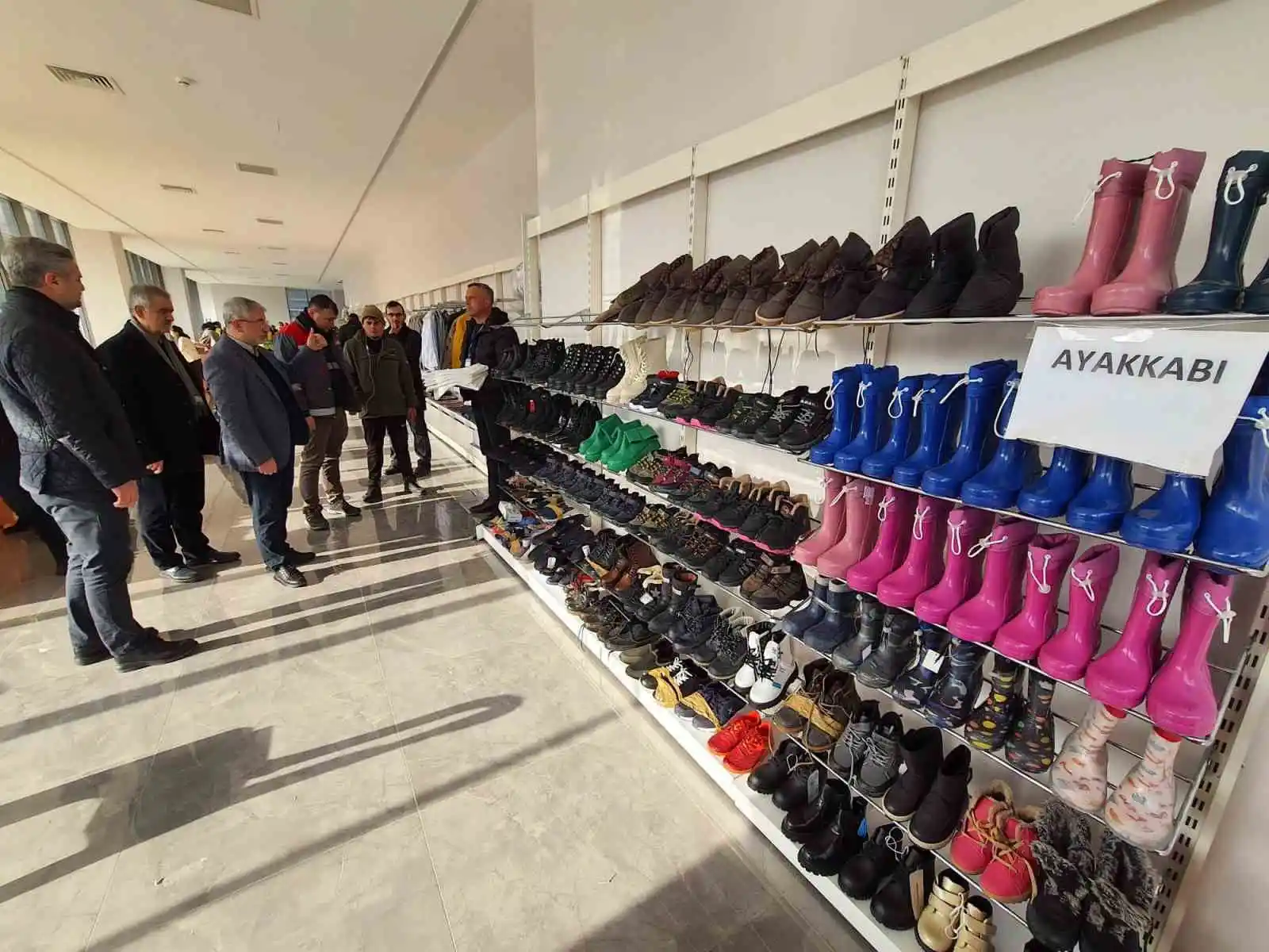 Çorum’a gelen depremzedeler için hayır çarşısı kuruldu