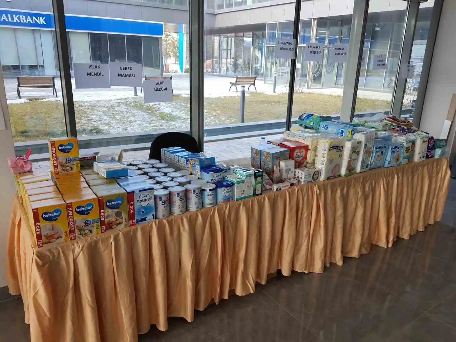 Çorum’a gelen depremzedeler için hayır çarşısı kuruldu