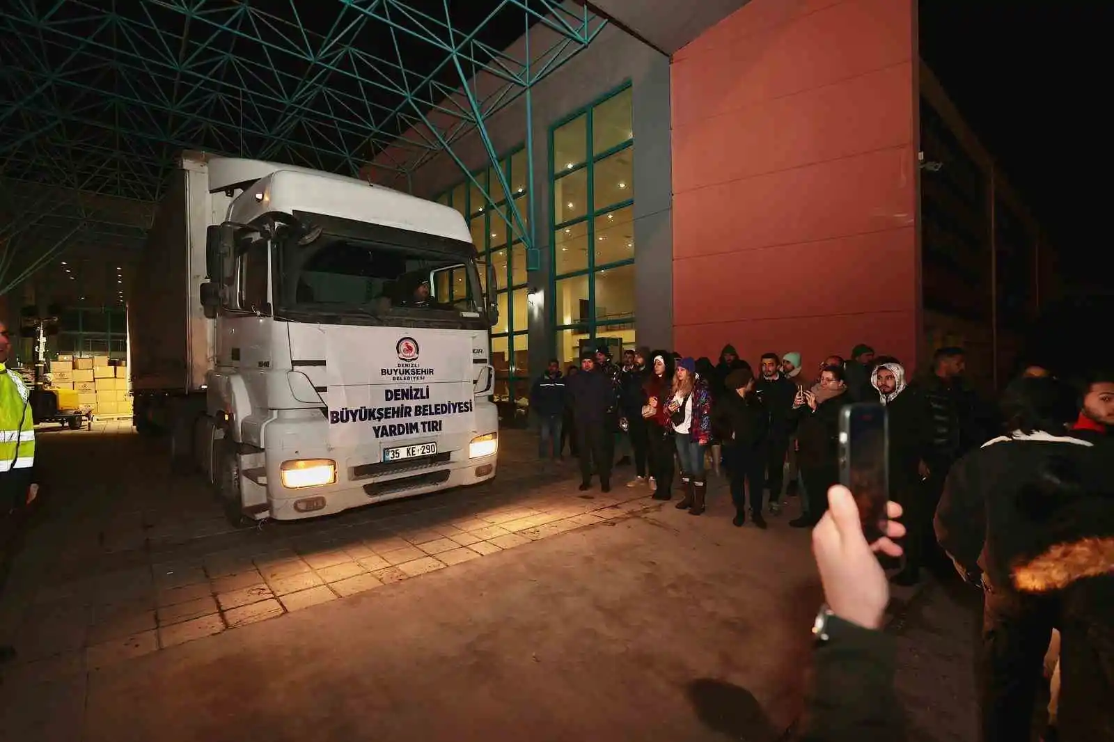 Denizli deprem için tüm imkanlarıyla seferber oldu