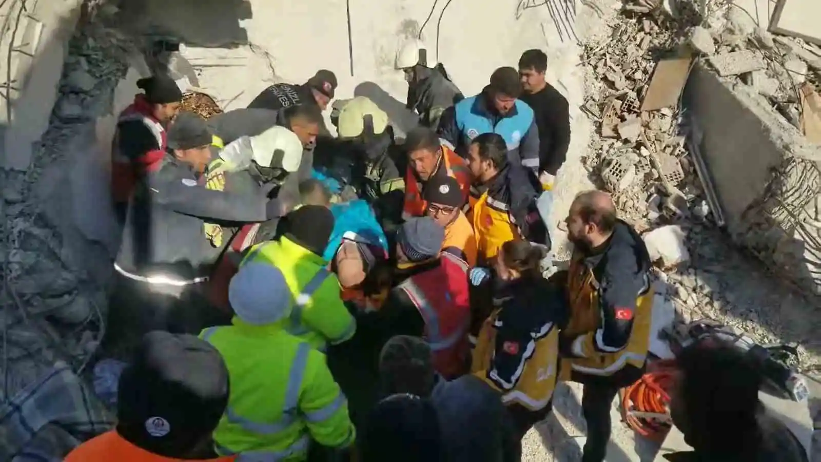 Denizli itfaiyesi 35 canı kurtardı