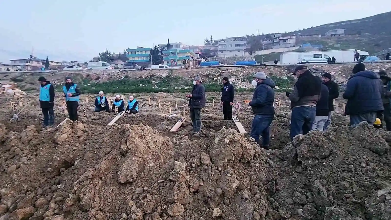 Denizli Valiliği, Hatay’da deprem mezarlığı kurdu
