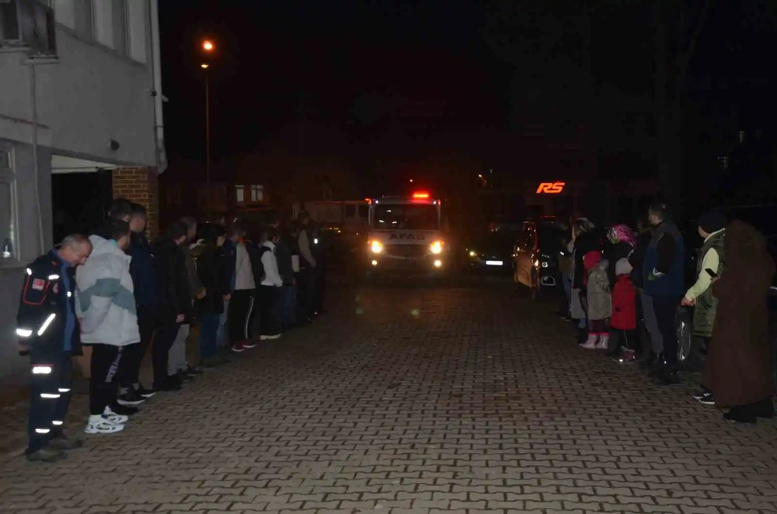 Deprem bölgelerinde çalışan görevliler: “Çalışmalar esnasında akılımıza ne açlık, ne de uykusuzluk geliyor”