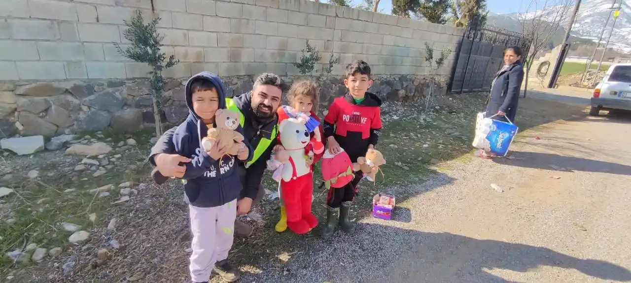 Deprem bölgesi için "Bir Oyuncak Bir Mektup" hareketi başlatıldı