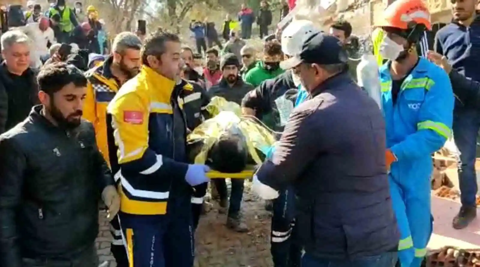 Deprem bölgesinden sevindirici haberler gelmeye devam ediyor
