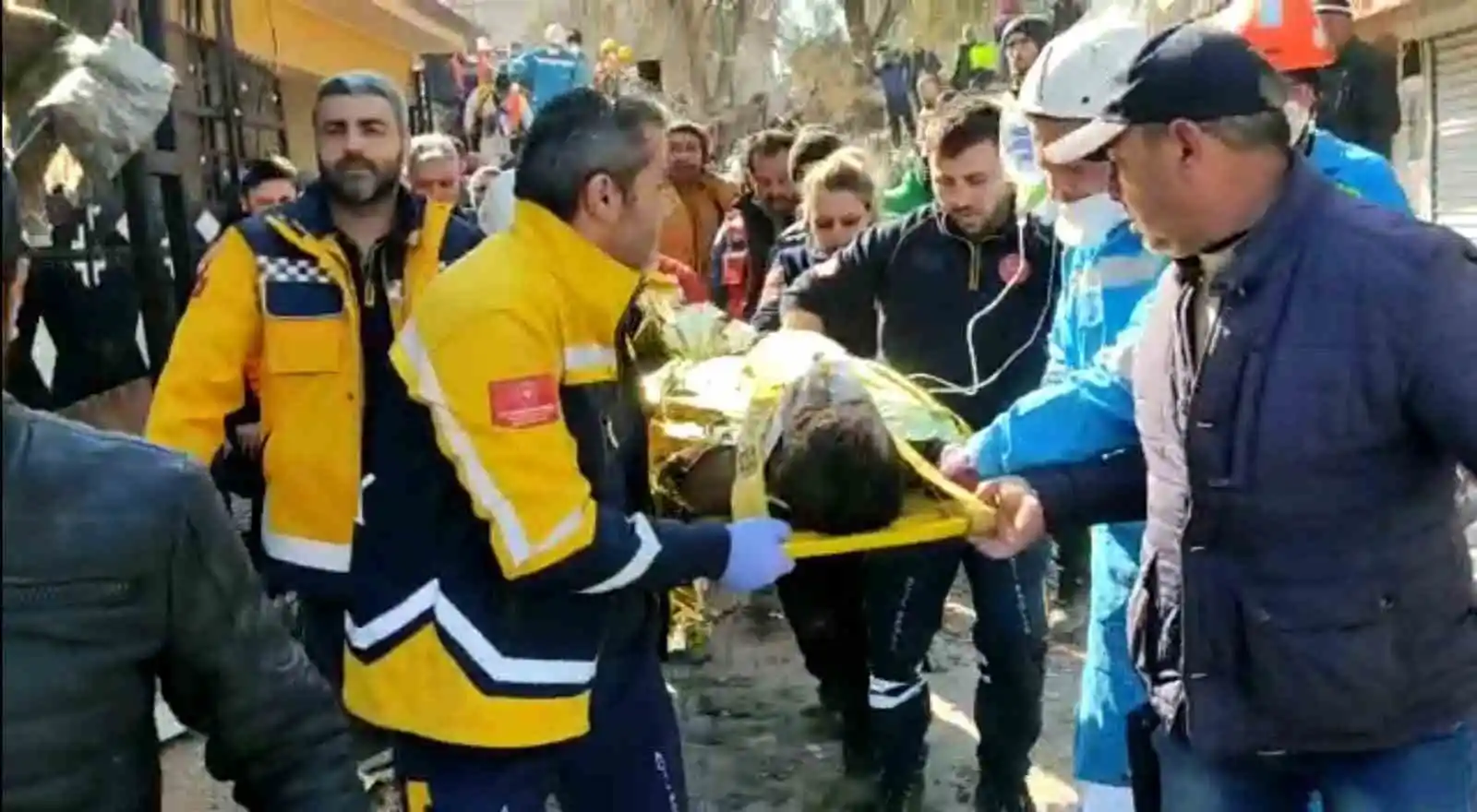 Deprem bölgesinden sevindirici haberler gelmeye devam ediyor
