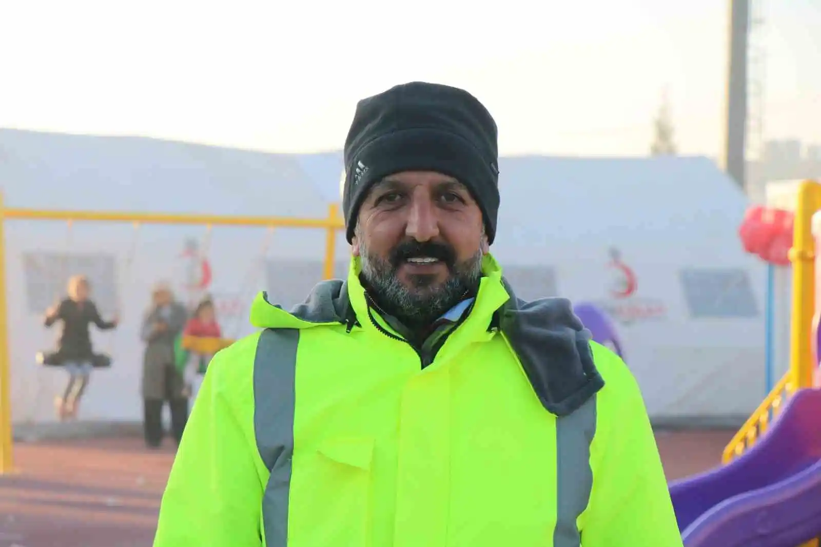 Deprem korkusu yerini çocuk cıvıltısına bıraktı