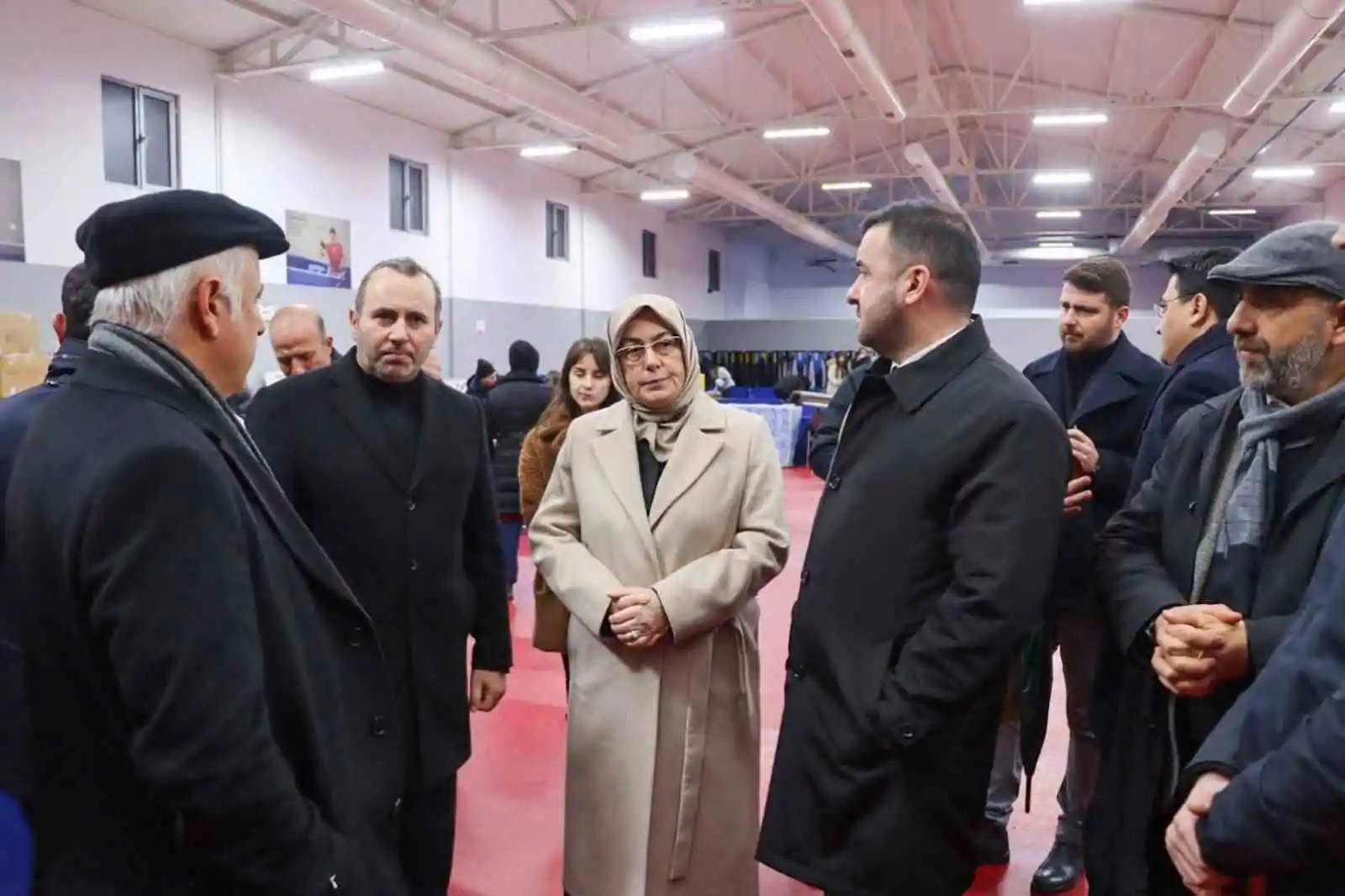 Deprem yardım kampanyasında Yalova’dan duygulandıran notlar: “Şehidimin giyemediği çorapları”