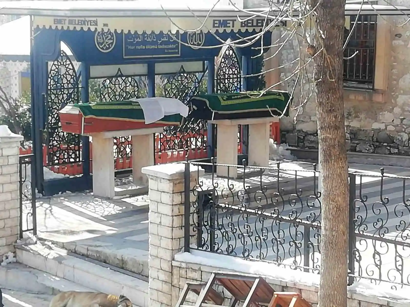 Depremde hayatını kaybeden baba ve kızı Emet'te toprağa verildi