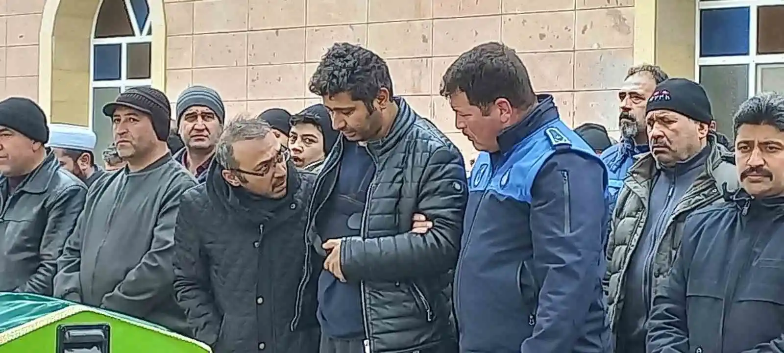 Depremde hayatını kaybeden Fatma Gizem Doğan toprağa verildi