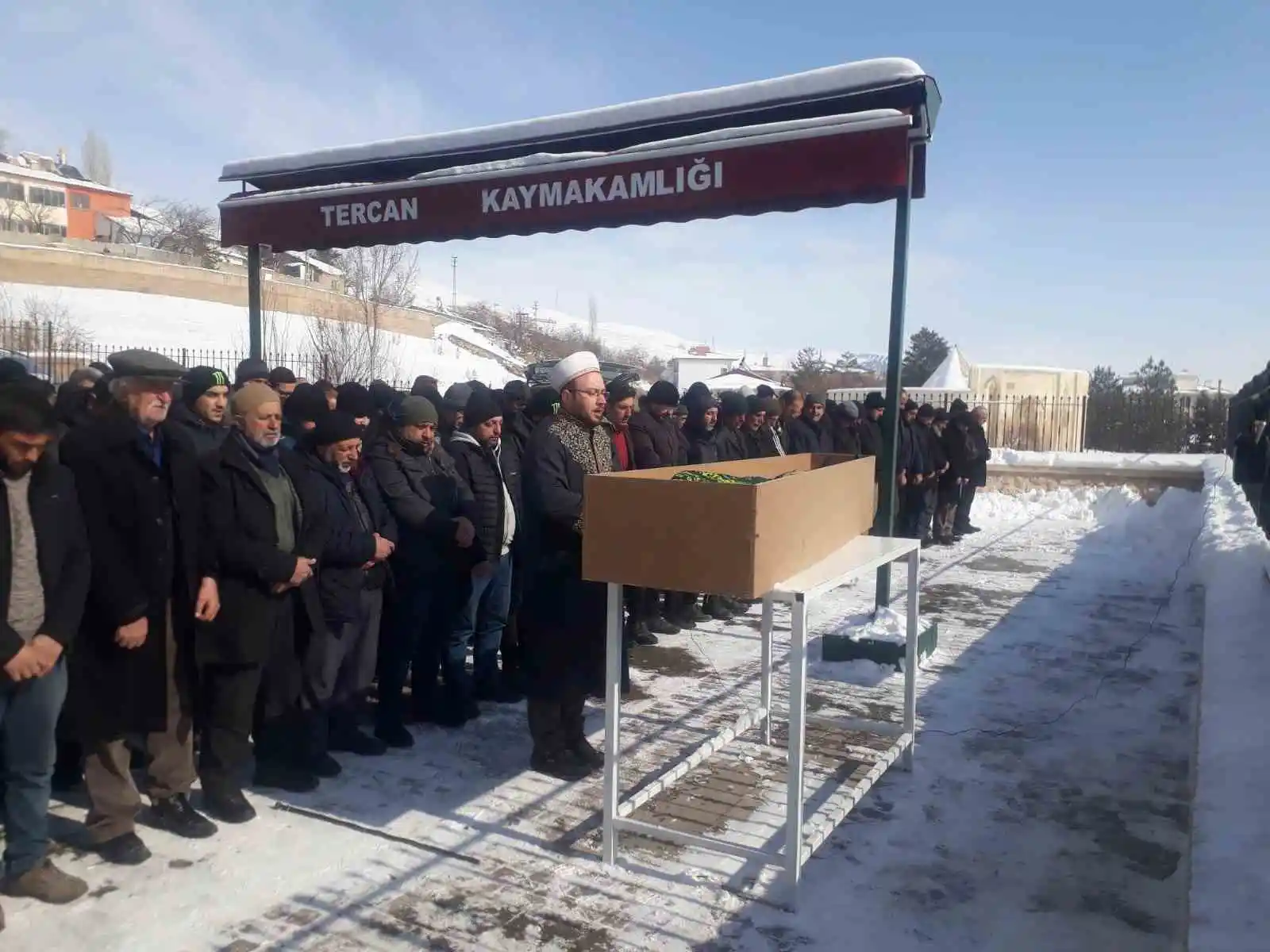 Depremde hayatını kaybeden Güzel, Tercan'da toprağa verildi
