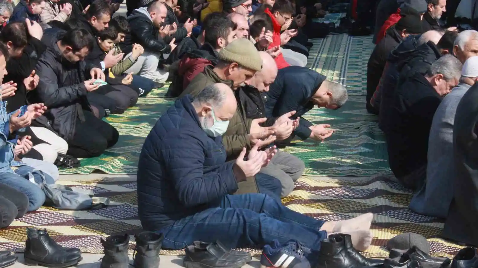 Depremde hayatını kaybedenler için Kırklareli’de gıyabi cenaze namazı kılındı