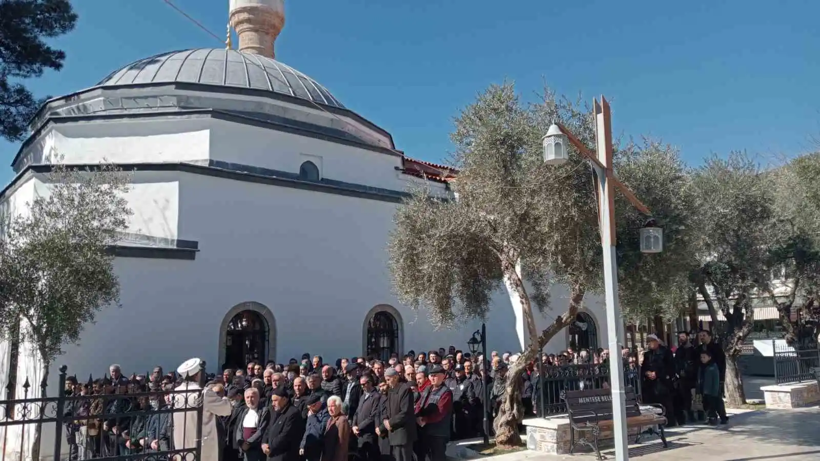Depremde hayatını kaybedenler için Muğla'da gıyabi cenaze namazı kılındı
