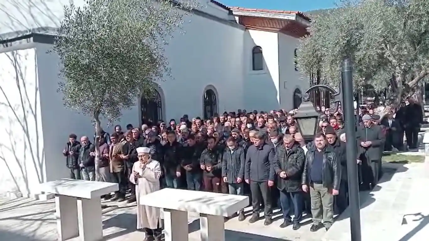 Depremde hayatını kaybedenler için Muğla’da gıyabi cenaze namazı kılındı
