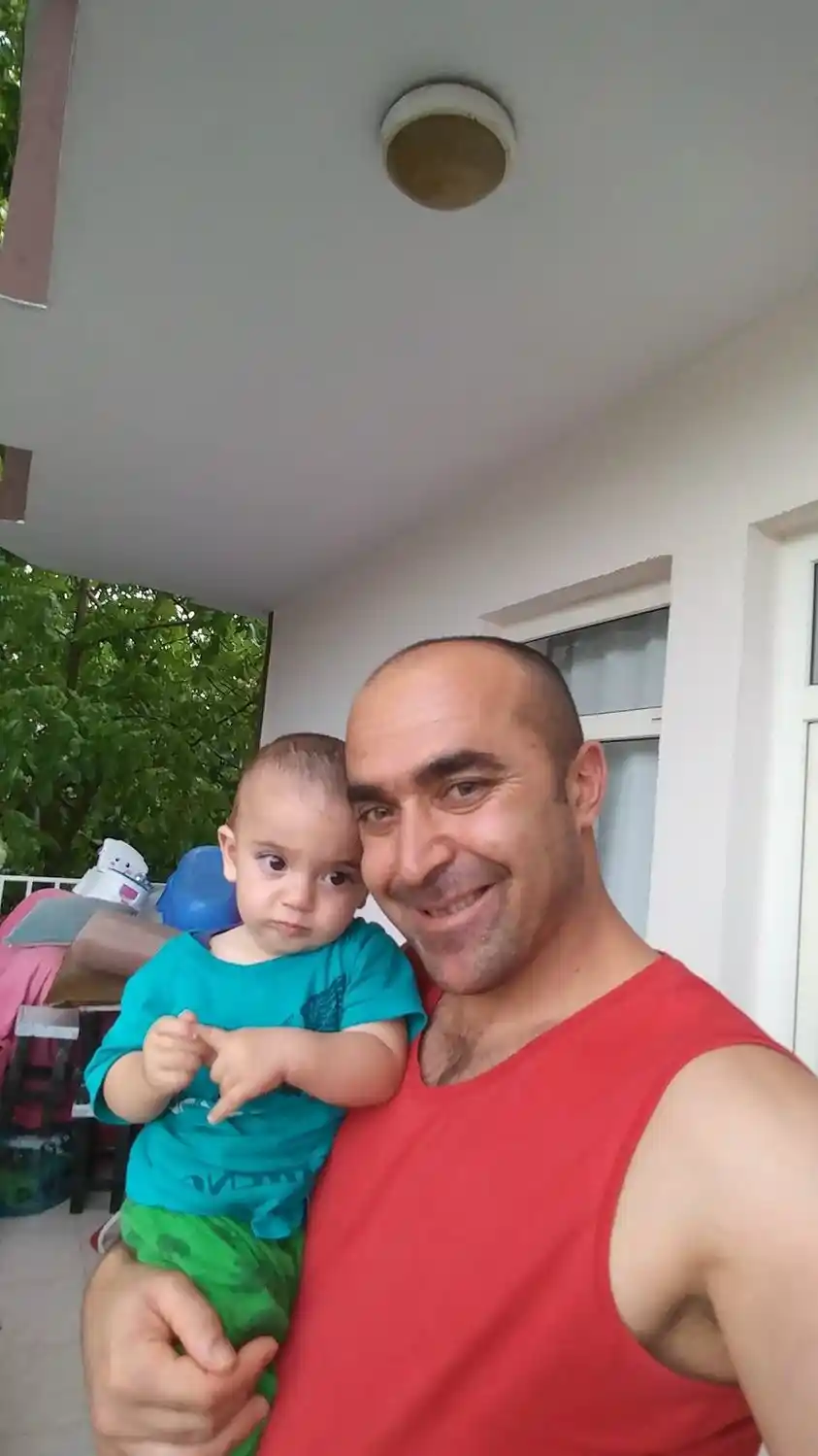 Depremde hayatını kaybedenlerin defin işlemleri sürüyor