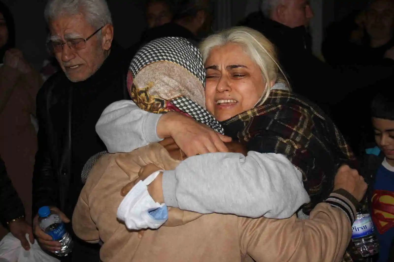 Depremden kurtulan Ali Hizmetçi: "O dramı anlatmaya kelimeler yetersiz kalıyor"
