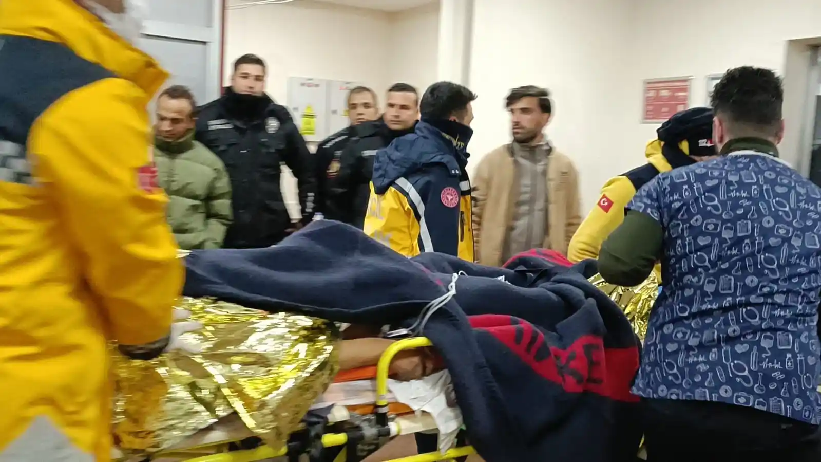 Depremin 12. gününde art arda 3 inanılmaz kurtuluş: 261 saat sonra enkazdan ekipleri alkışlayarak çıktı