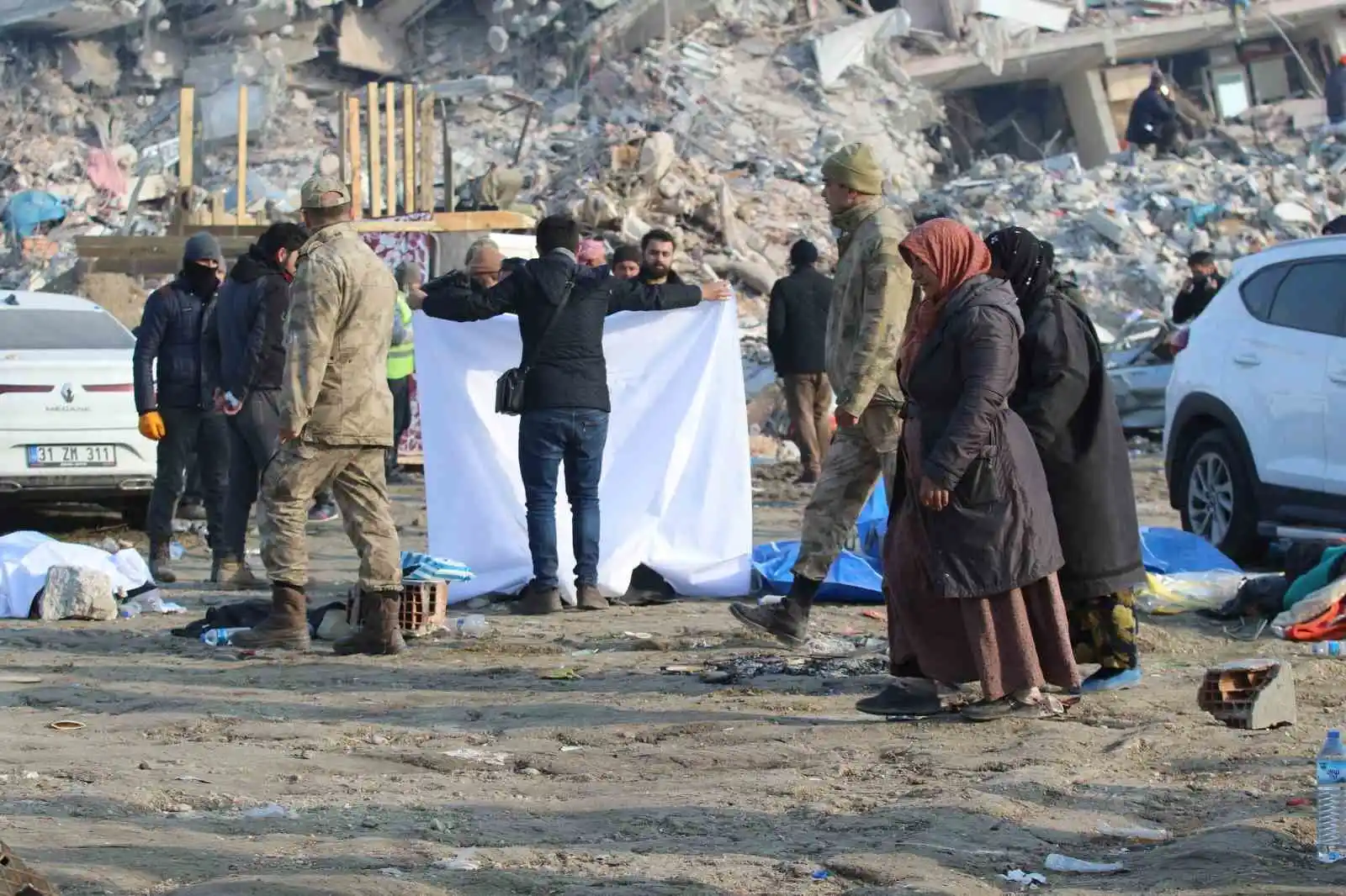 Depremin acı manzarası