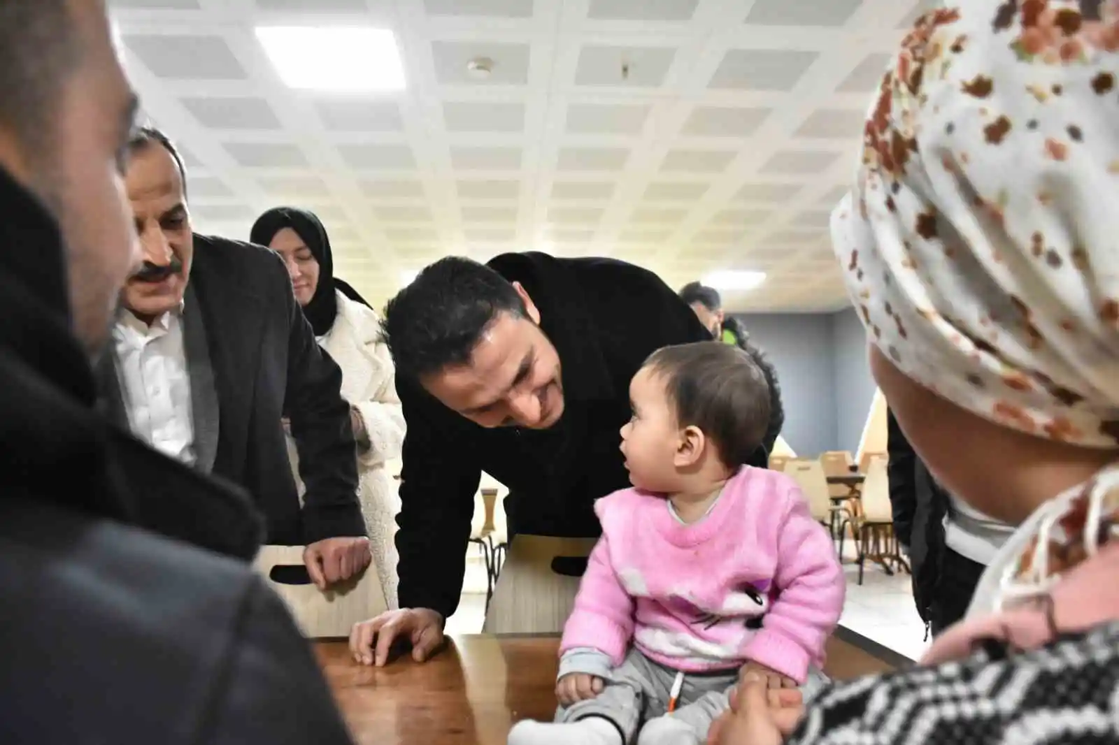 Depremzede aileler yalnız bırakılmıyor