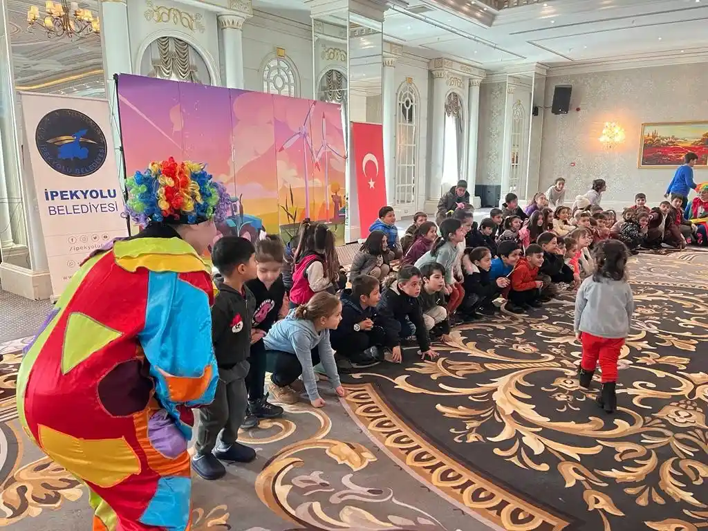 Depremzede çocuklara moral etkinliği