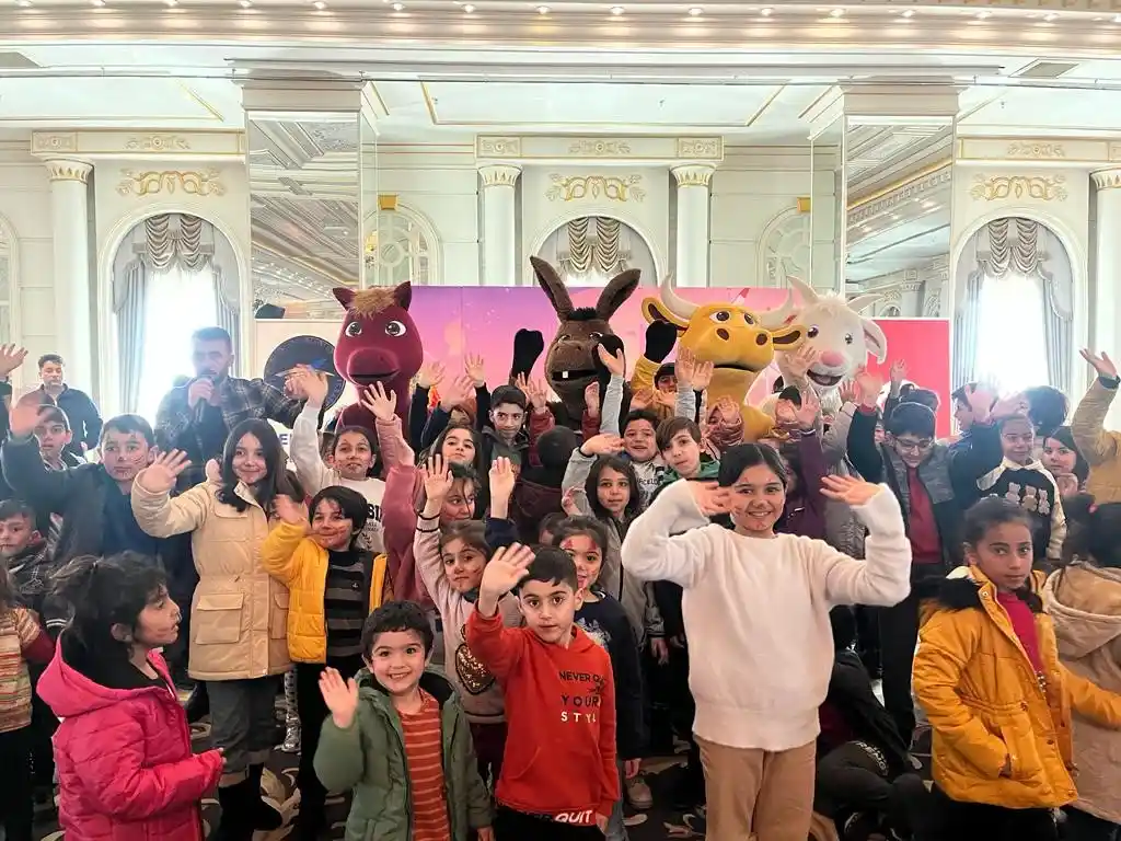 Depremzede çocuklara moral etkinliği