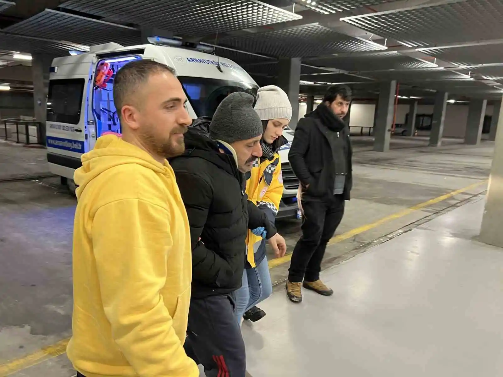 Depremzedeler Başakşehir Çam ve Sakura Şehir Hastanesi'ne getirildi