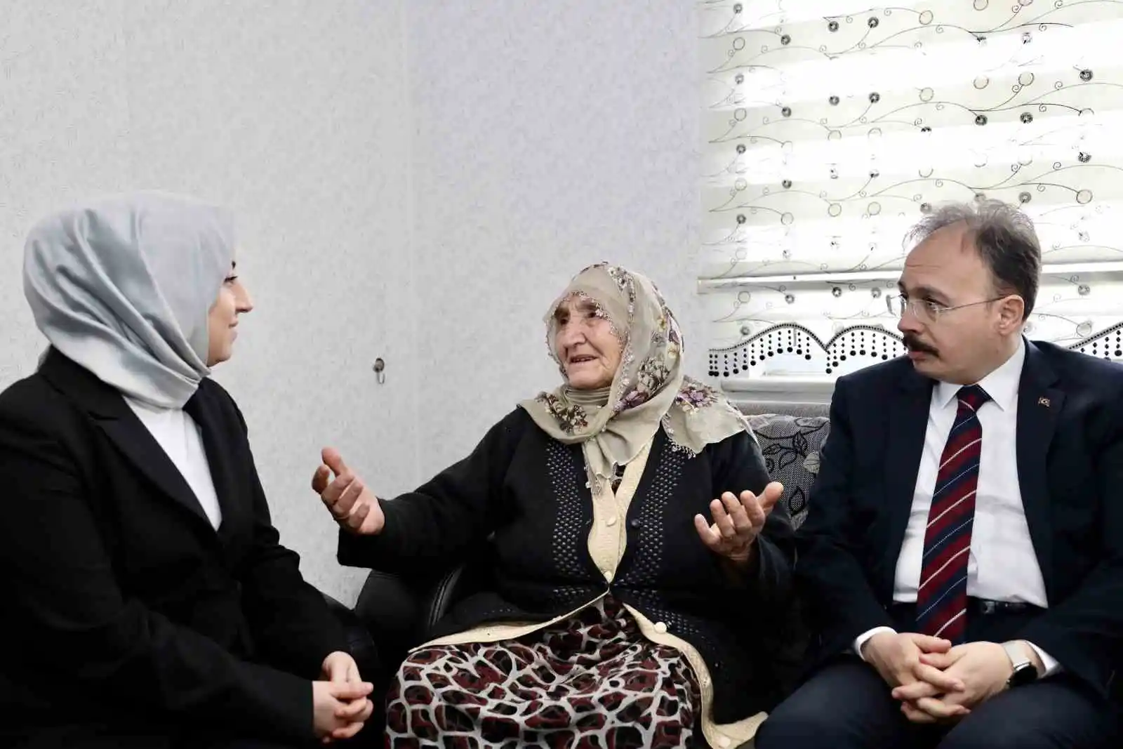 Depremzedeler Bilecik'teki evlere yerleştirildi