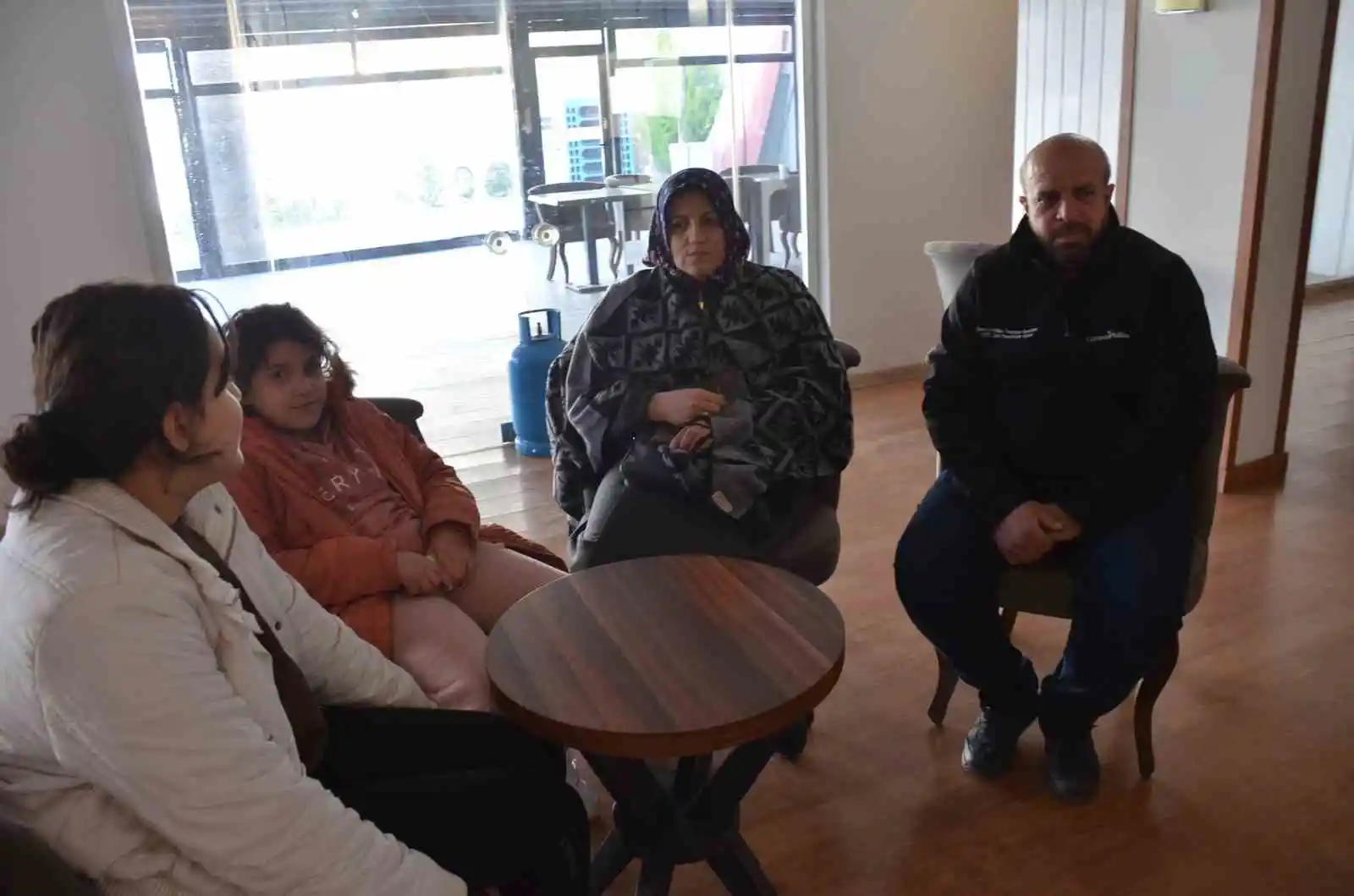 Depremzedeler Didim'deki otellere yerleştirildi