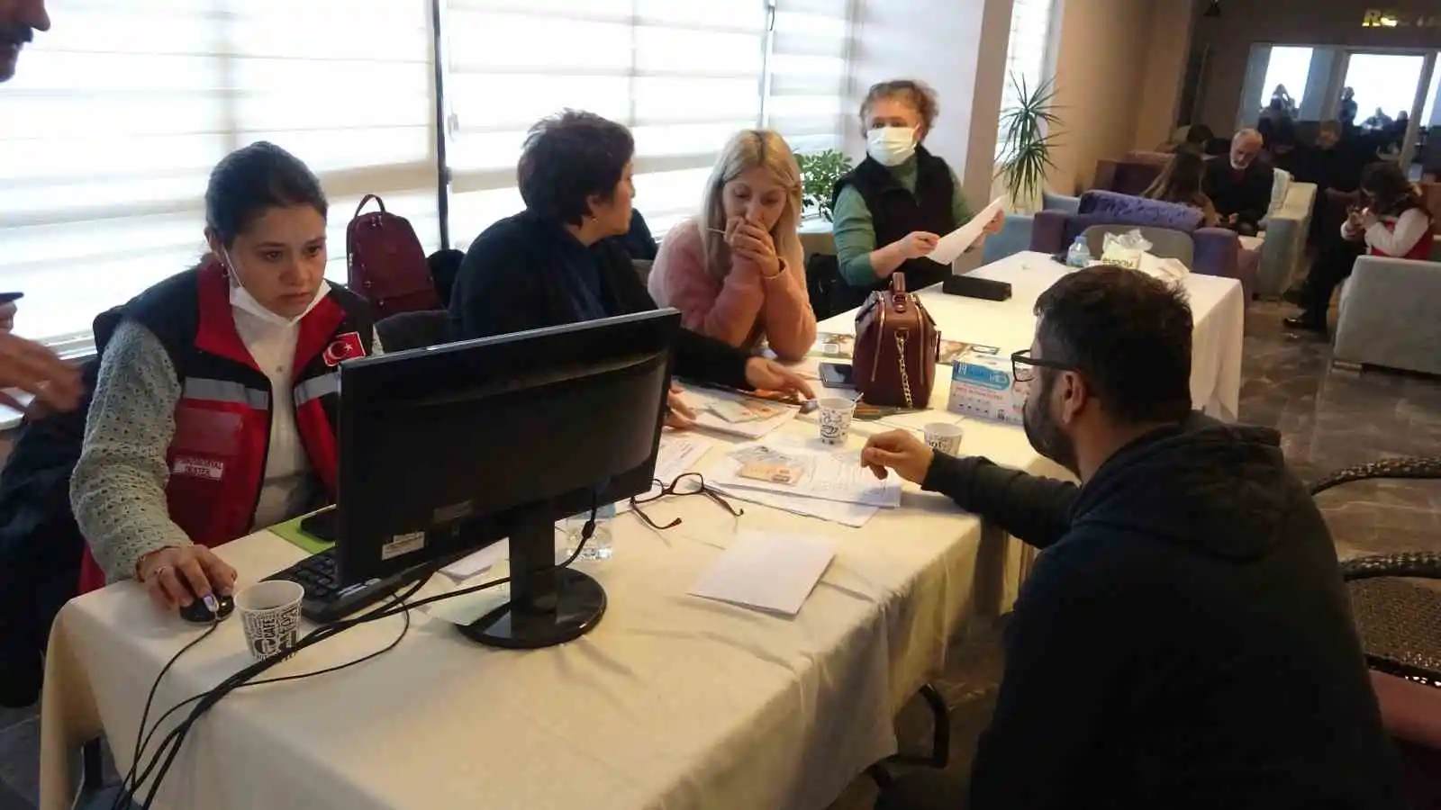 Depremzedeler Marmaris'te otellerde ağırlanıyor