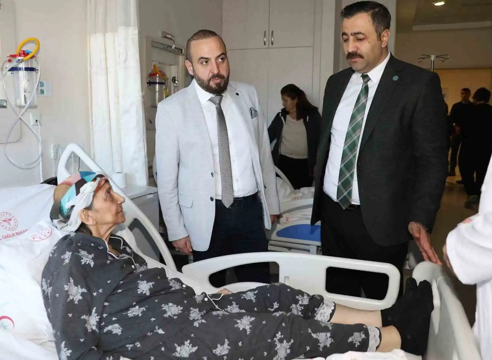 Depremzedelere Rektör Kalan'dan ziyaret