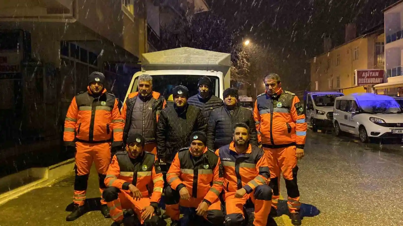 Depremzedelere Rektör Kalan’dan ziyaret
