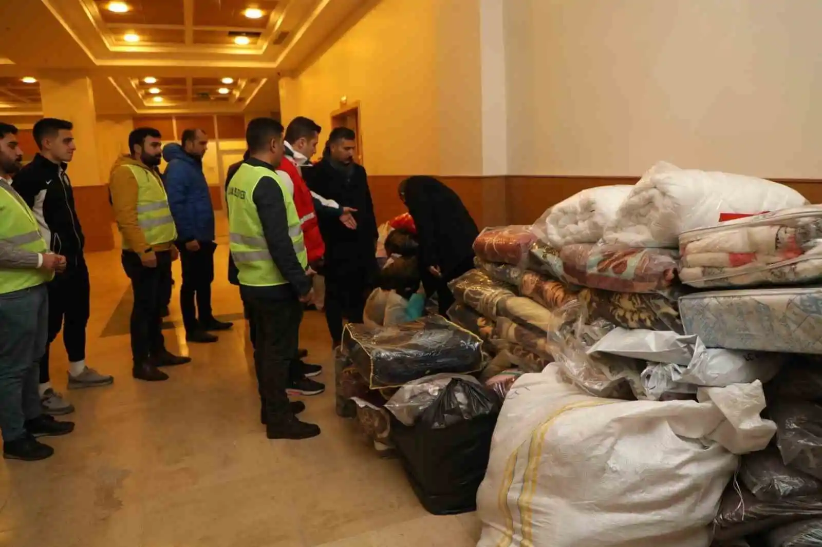 Dilovası'nda depremzedeler için toplanan yardımlar yarın yola çıkacak