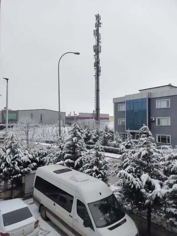 Dilovası’nda kar yağışı etkili oldu