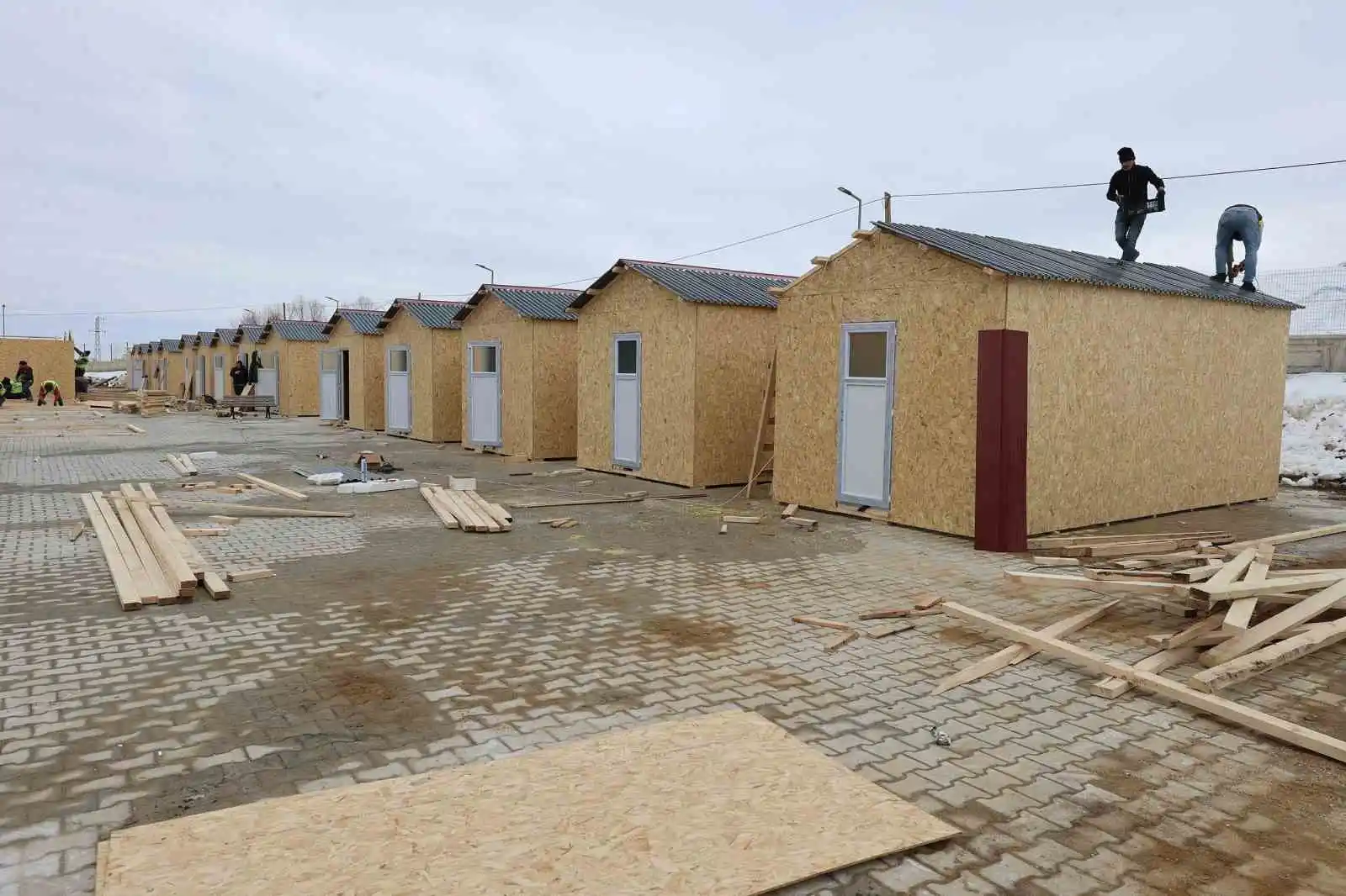 Doğanşehir'e ahşap konteynerler kuruluyor
