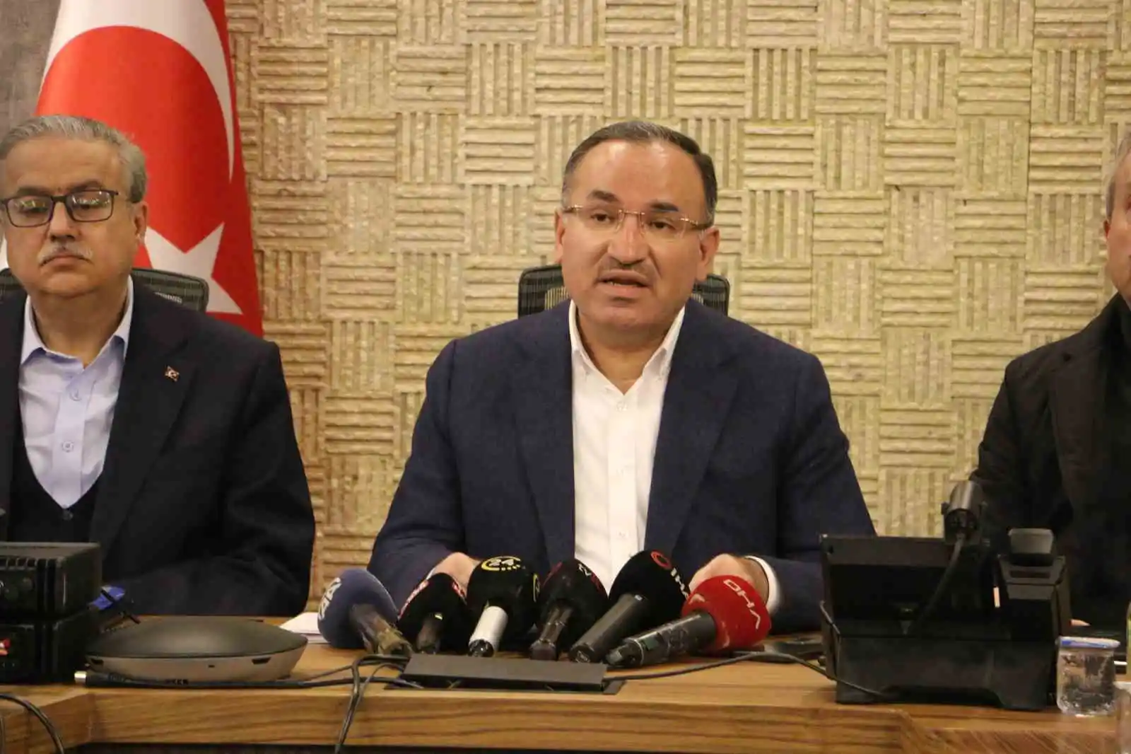 (Düzeltme) Adalet Bakanı Bozdağ: "Diyarbakır'da 397 kişi vefat etti"
