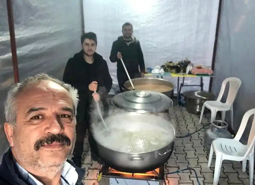 Eğitimciler ve mobil mutfak deprem bölgesinde
