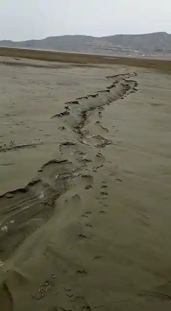 Elazığ’da fay hattındaki zemin sıvılaşması böyle görüntülendi
