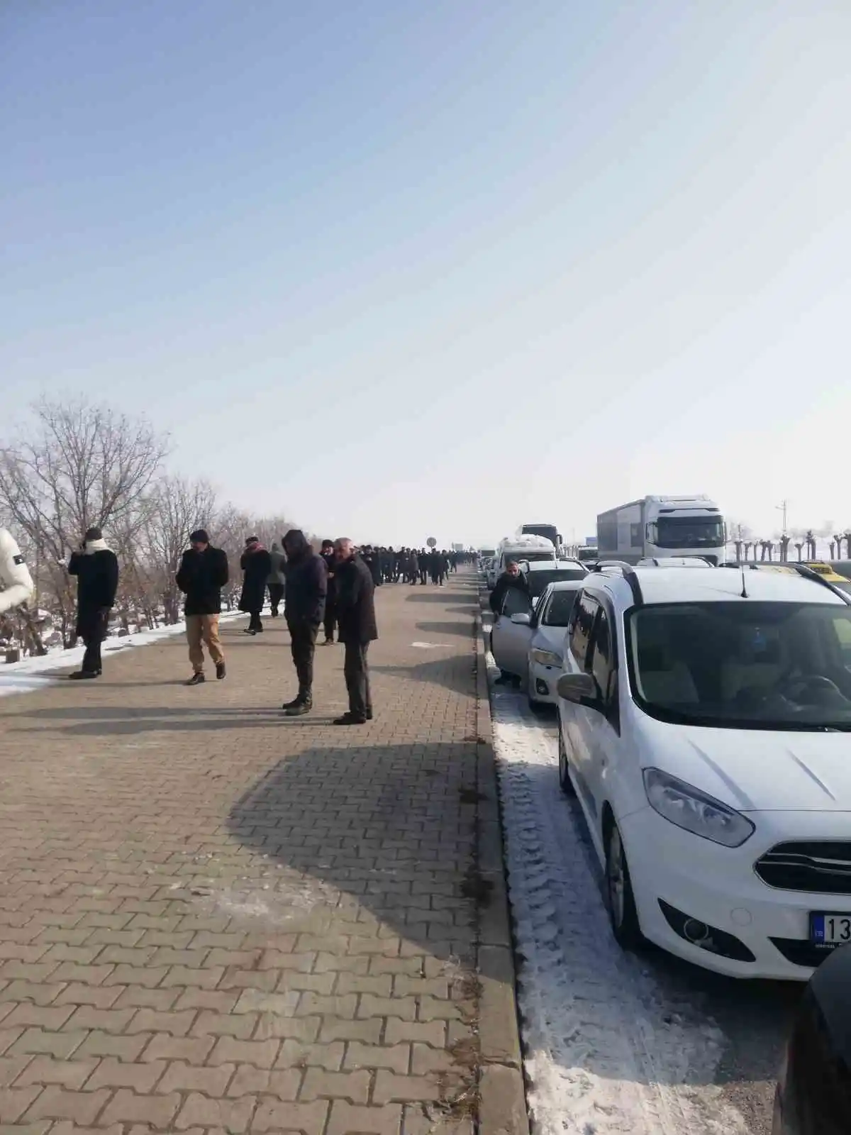 Enkazda kalan 7 çocuk babası Bitlis’te son yolculuğuna uğurlandı