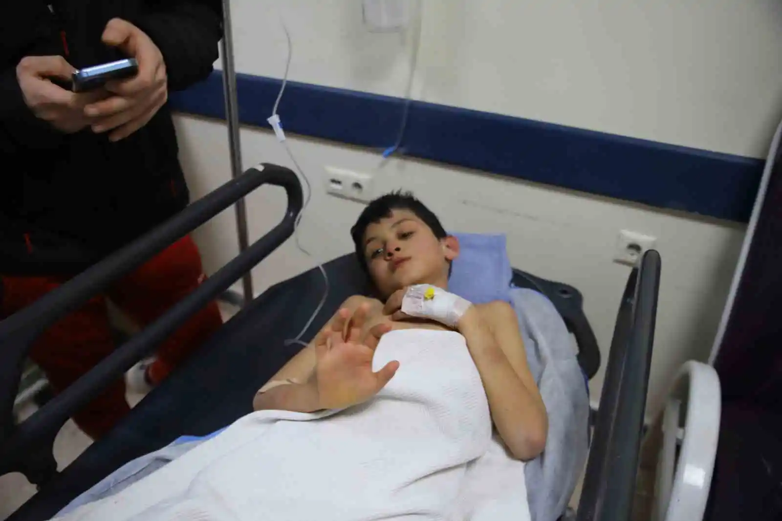Enkazdan 156 saat sonra kurtulan 9 yaşındaki Semih’in ’Muslera’ hayali gerçek oldu