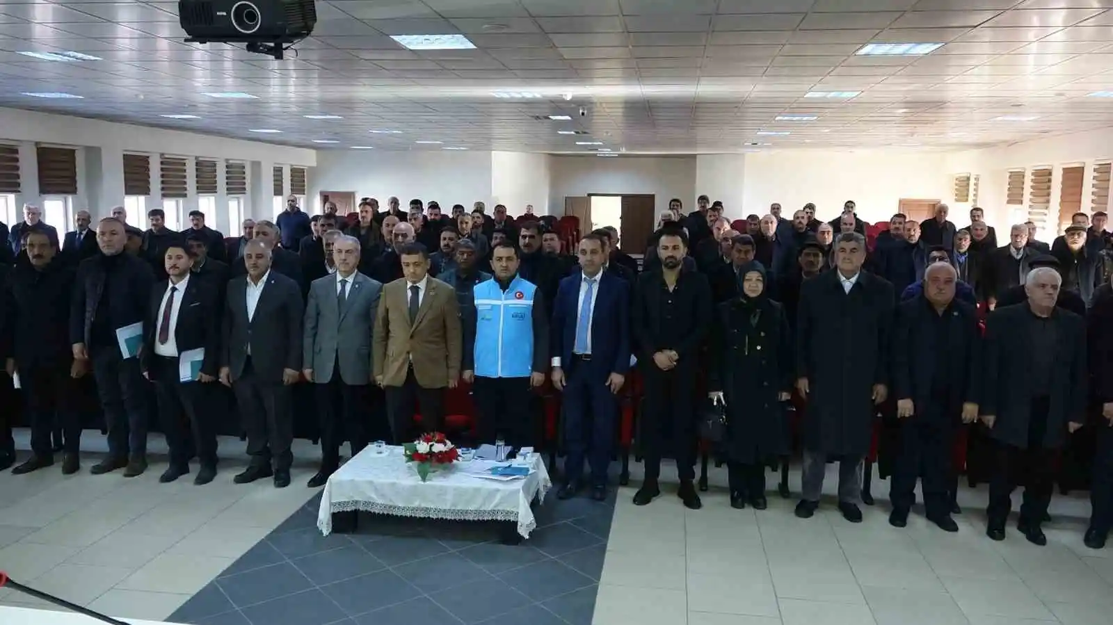 Erciş'te mahalle muhtarlarının sorunları dinlendi