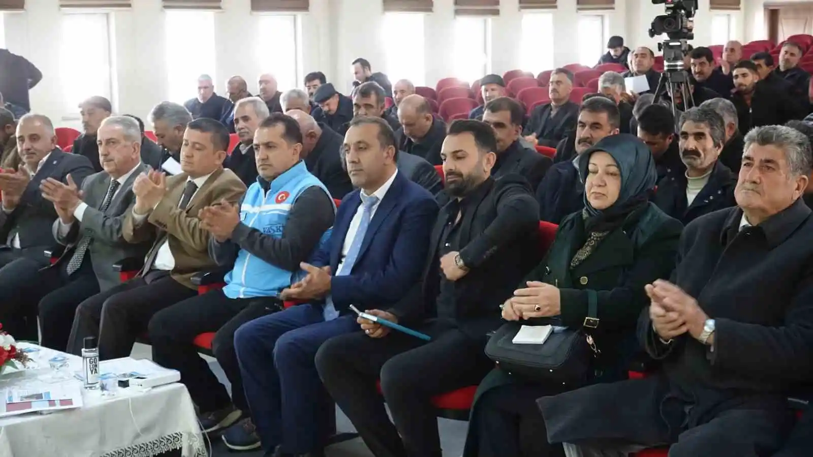 Erciş’te mahalle muhtarlarının sorunları dinlendi